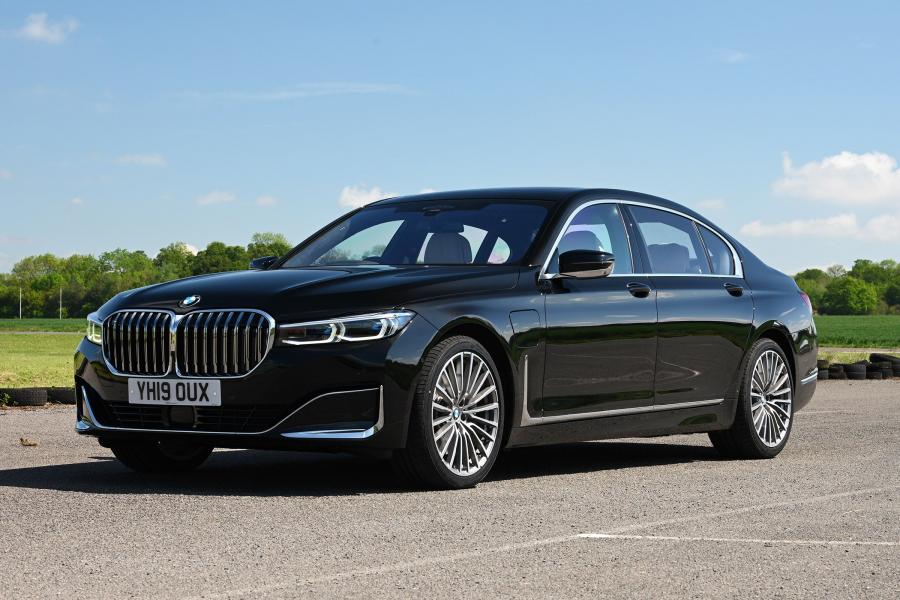  BMW 745Le xDrive (G12) 2019 года  (UK) (фото 1 из 26)